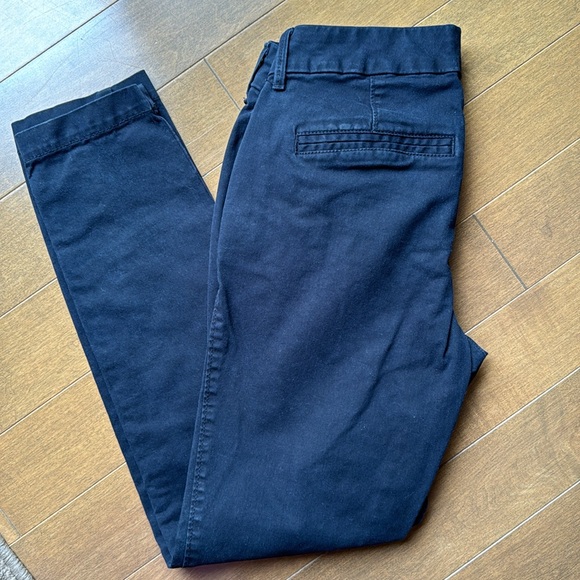 Old Navy Black Chinos 2 SHORT - Picture 2 of 4